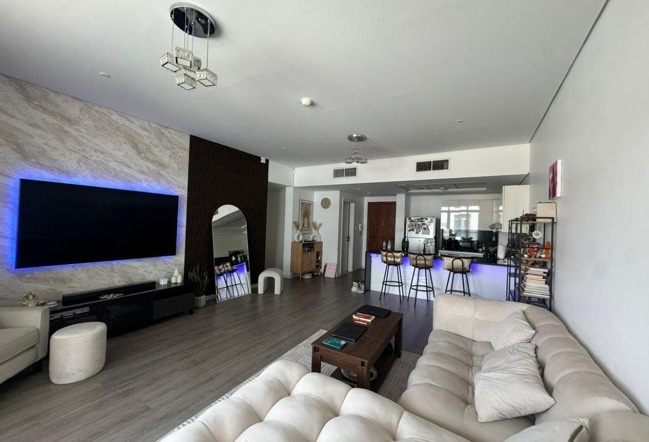 Modern | Semi Furnished | Corner unit — photo 1