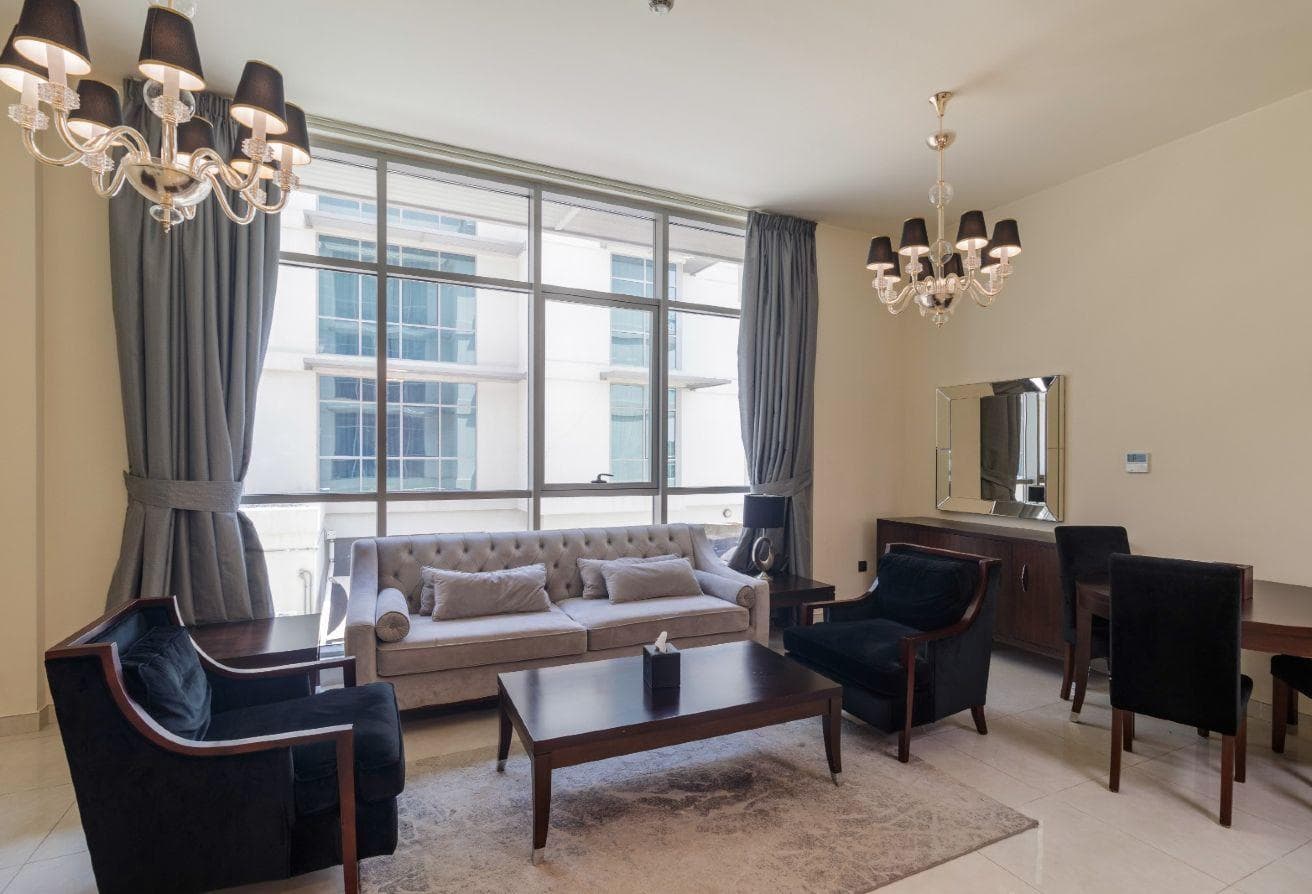 Top of line | Furnished | Vacant — photo 1